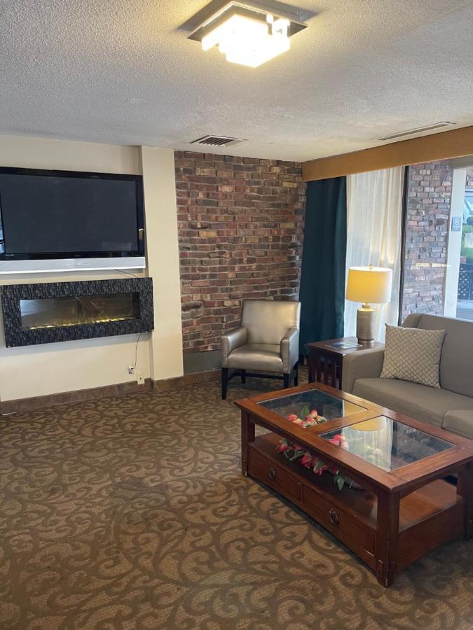 Best Western Plus La Porte Hotel & Conference Center Екстериор снимка